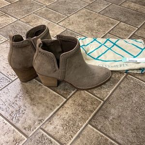 DV8 jace heeled bootie Taupe color